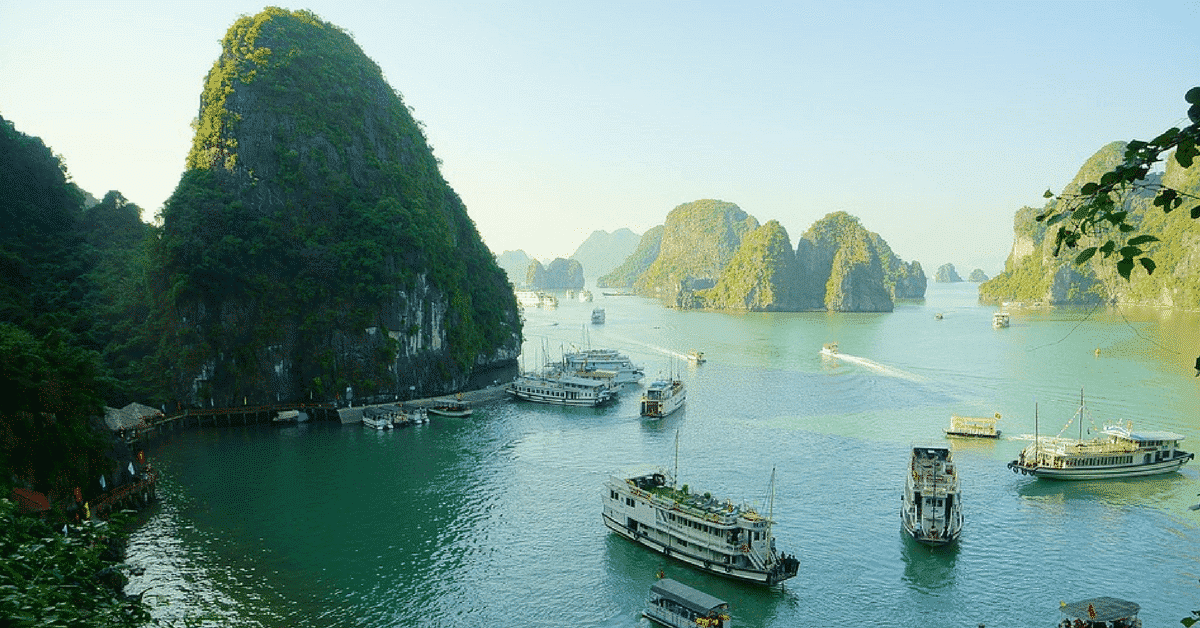 halong bay in vietnam