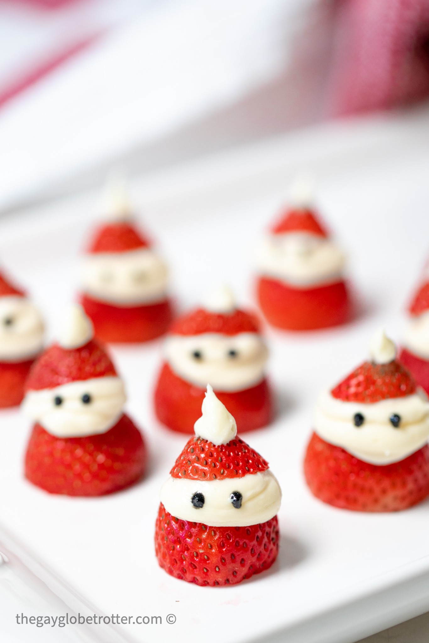 Strawberry Santas {2 Ingredients, Kid Friendly!} - The Gay Globetrotter